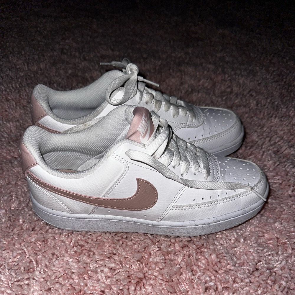 Women’s nike court shoes
